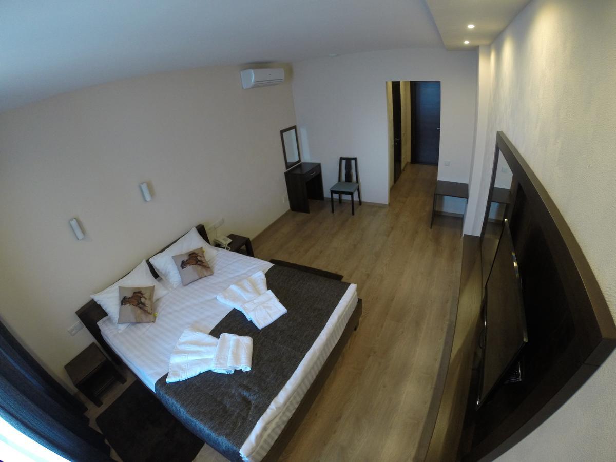Viro Hotel Chernomorsk Exterior foto