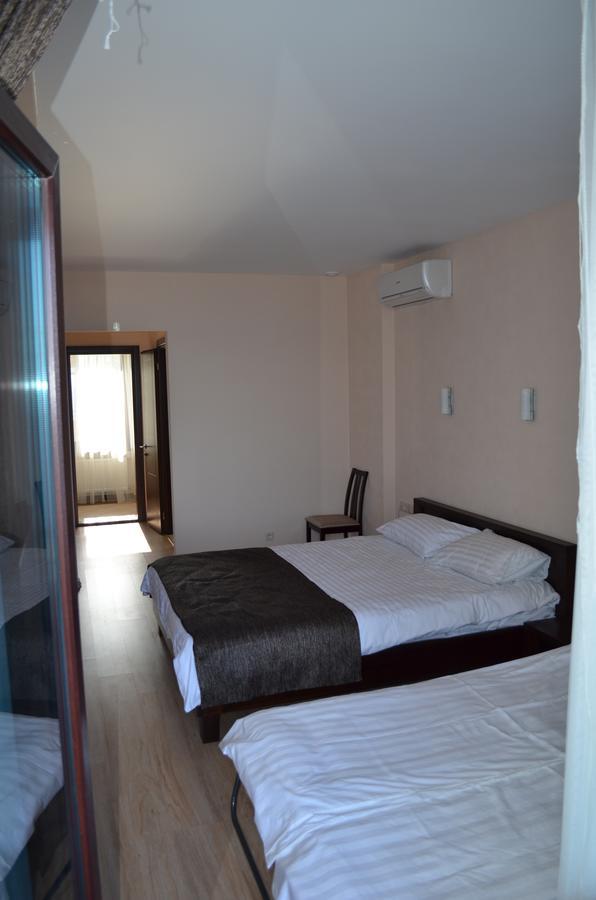 Viro Hotel Chernomorsk Exterior foto